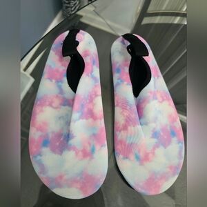 Women's Tie-Dye Cloud Water Shoes. Size 10-10.5. New